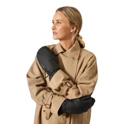 Vandafvisende luffer med justerbar elastik ved h�ndleddet og slidst�rk forst�rkning i h�ndfladen for bedre greb. One size.