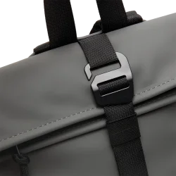 Detalje p� gr� mini-rygs�k fra New Rebels 