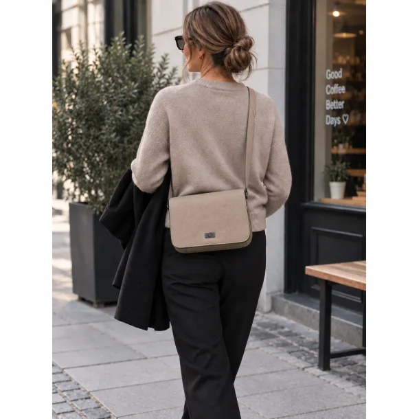 Bon Gout Flap Bag Montana